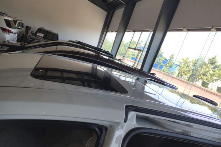 Used Buick GL8 2023 Land Executive Class Deluxe Model Roof