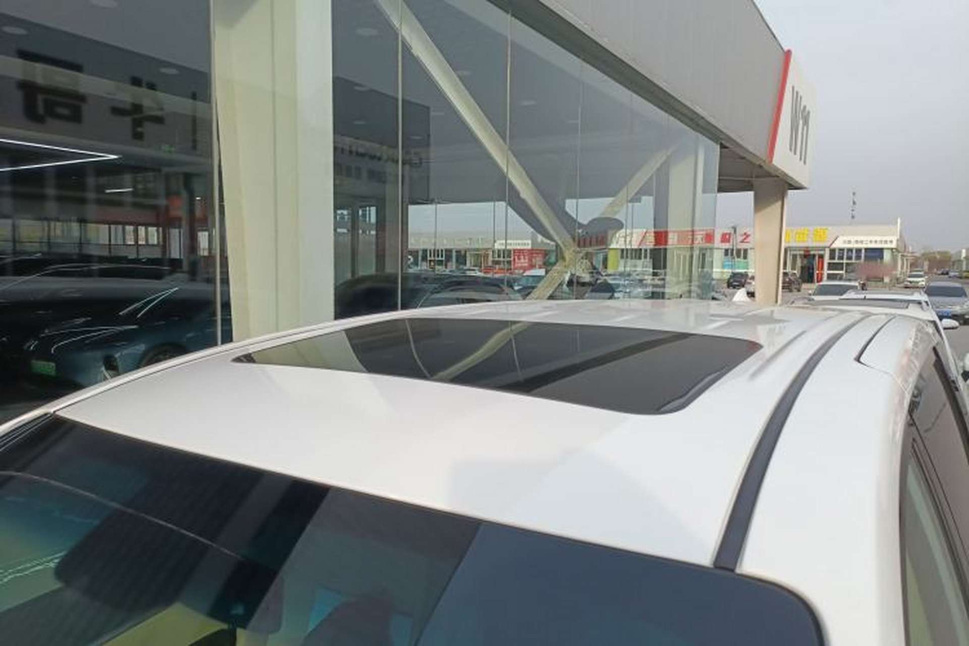 Used Buick GL8 2023 Facelifted Land Cruiser Executive Luxury Version Roof