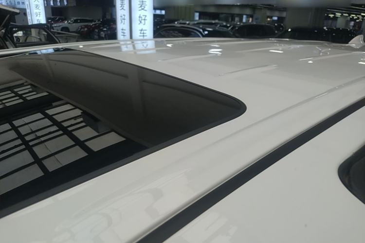 Used Buick GL8 2023 Facelifted Land Cruiser Executive Luxury Version Roof