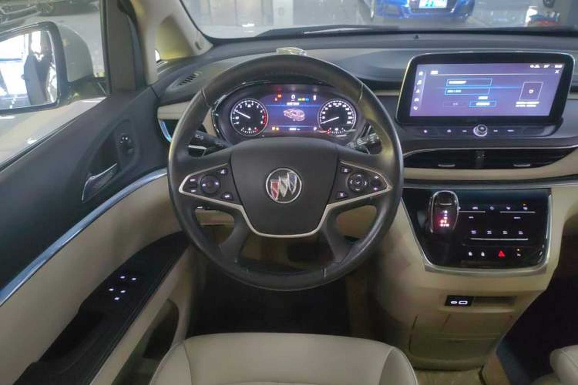 Used Buick GL8 2023 Facelifted Land Cruiser Executive Luxury Version Steering Wheel
