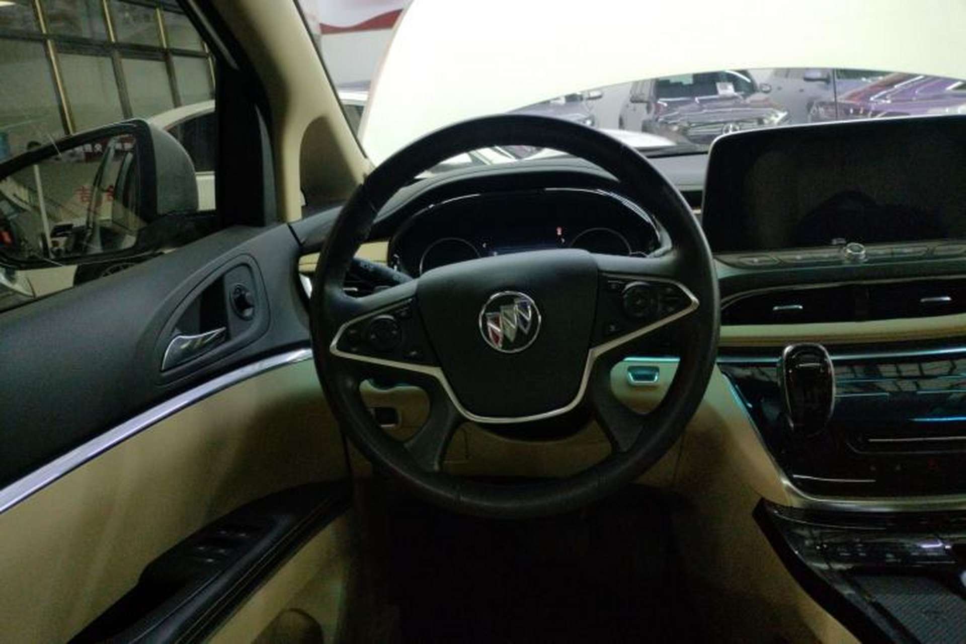 Used Buick GL8 2023 Facelifted Land Cruiser Executive Luxury Version Steering Wheel