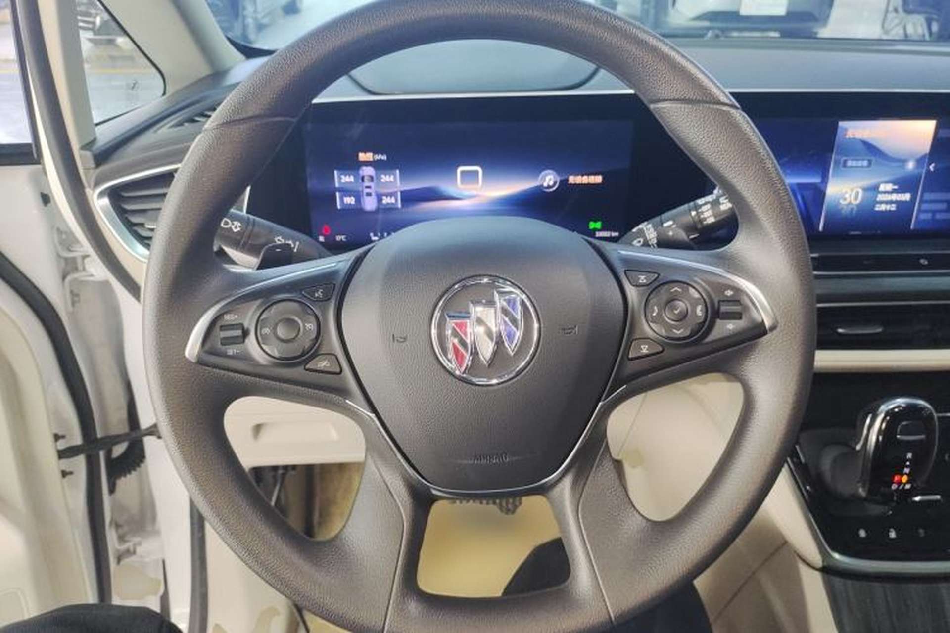 Used Buick GL8 2023 ES Lu Zun Comfort Model Steering Wheel