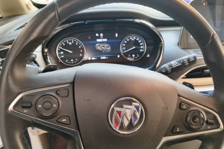 Used Buick GL8 2023 Facelifted Land Cruiser Executive Luxury Version Steering Wheel
