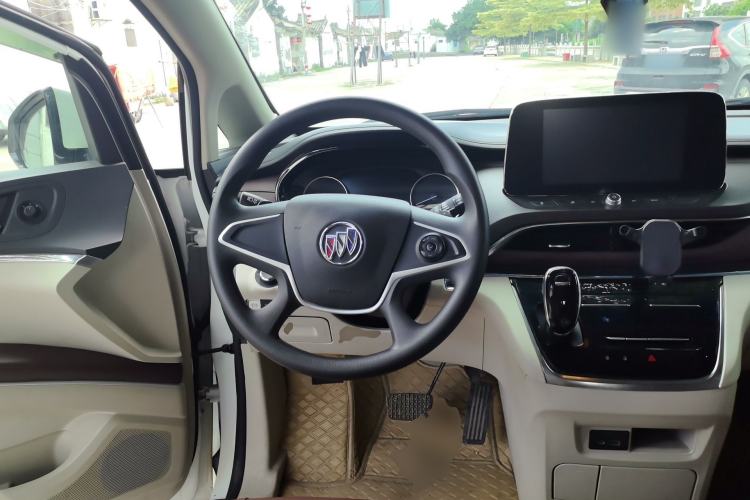 Used Buick GL8 2023 Land Executive Class Comfort Model Steering Wheel