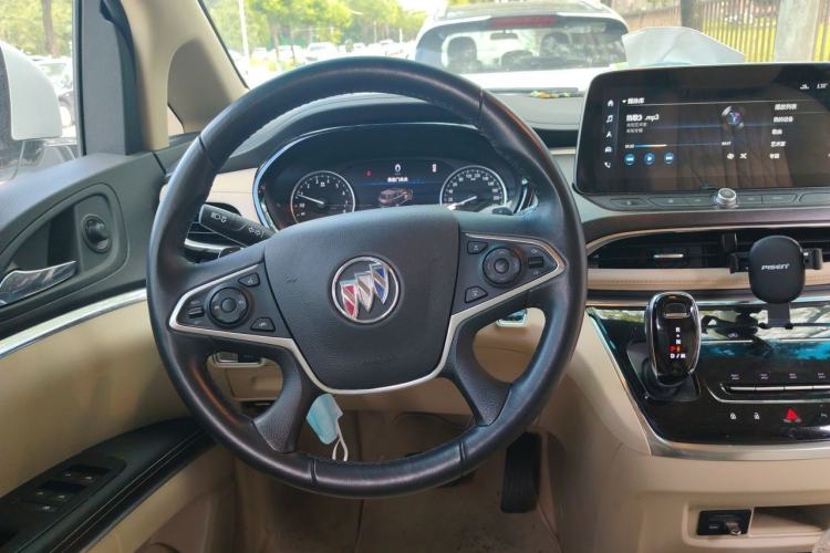 Used Buick GL8 2023 Facelifted Land Cruiser Executive Luxury Version Steering Wheel