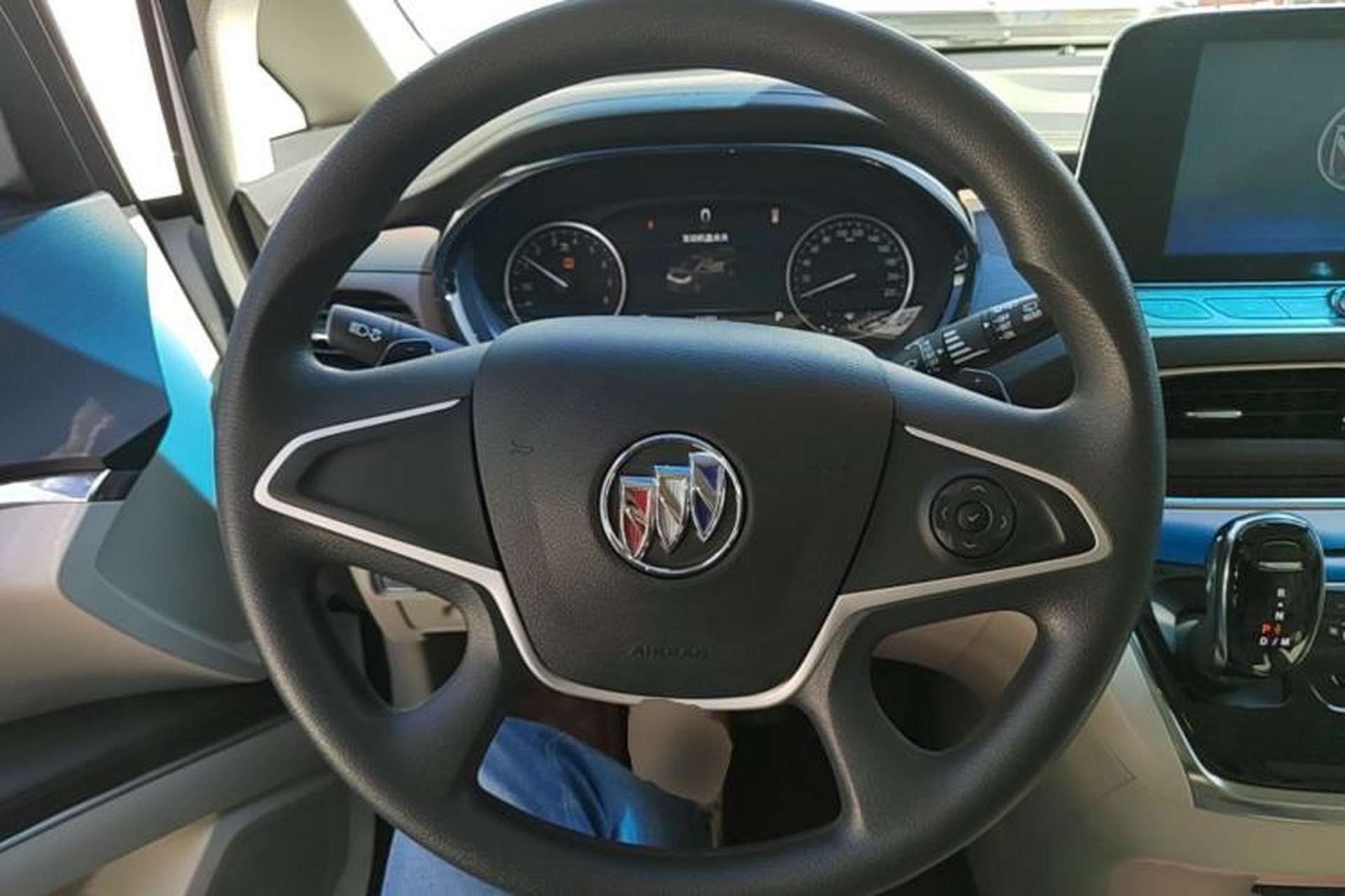 Used Buick GL8 2023 Land Executive Class Comfort Model Steering Wheel