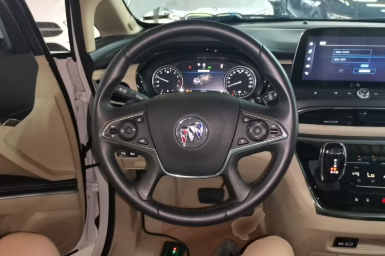 Used Buick GL8 2023 Facelifted Land Cruiser Executive Luxury Version Steering Wheel