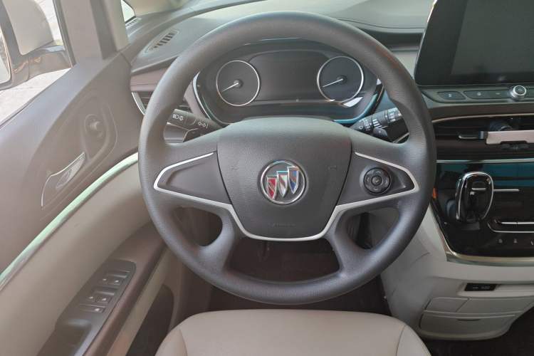 Used Buick GL8 2023 Land Executive Class Comfort Model Steering Wheel
