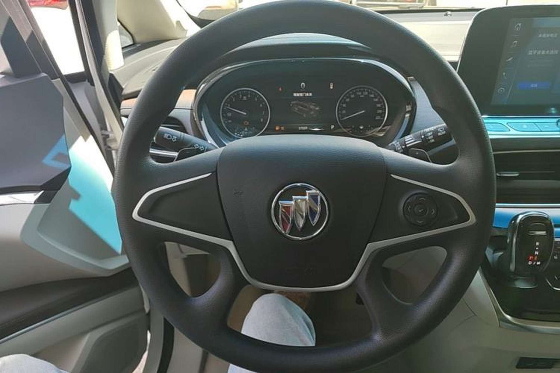Used Buick GL8 2023 Land Executive Class Comfort Model Steering Wheel