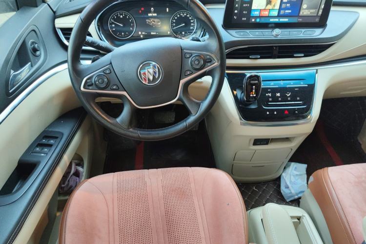 Used Buick GL8 2023 Facelifted Land Cruiser Executive Luxury Version Steering Wheel