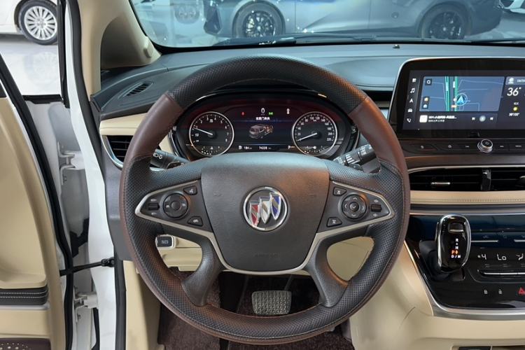 Used Buick GL8 2023 Facelifted Land Cruiser Executive Luxury Version Steering Wheel