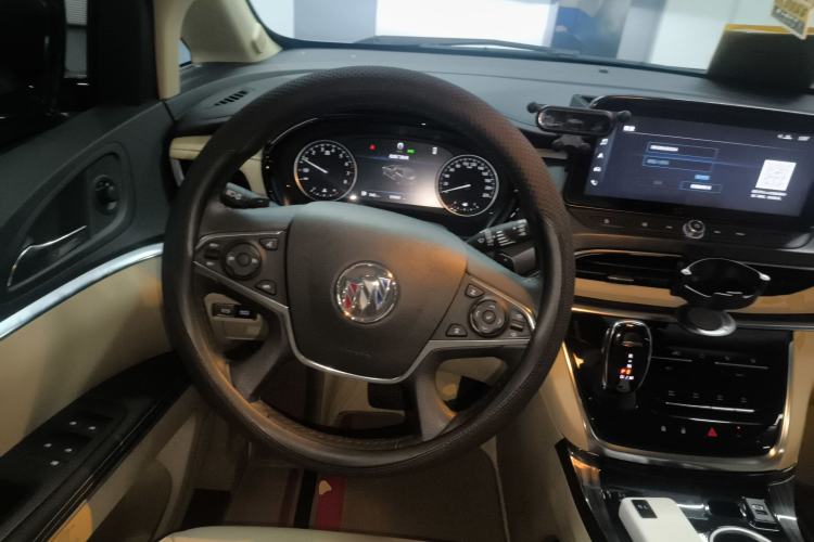 Used Buick GL8 2023 Facelifted Land Cruiser Executive Luxury Version Steering Wheel