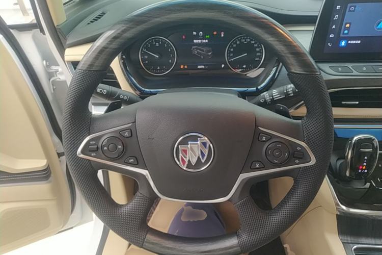 Used Buick GL8 2023 Facelifted Land Cruiser Executive Luxury Version Steering Wheel