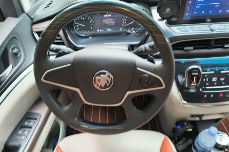 Used Buick GL8 2023 Land Executive Class Comfort Model Steering Wheel