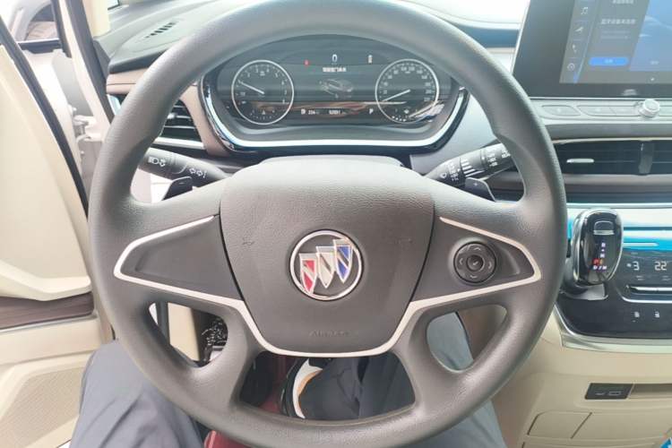 Used Buick GL8 2023 Land Executive Class Comfort Model Steering Wheel