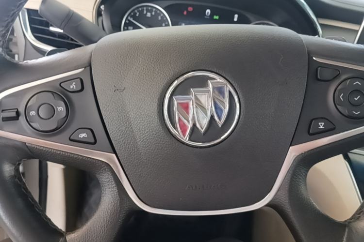 Used Buick GL8 2023 Facelifted Land Cruiser Executive Luxury Version Steering Wheel