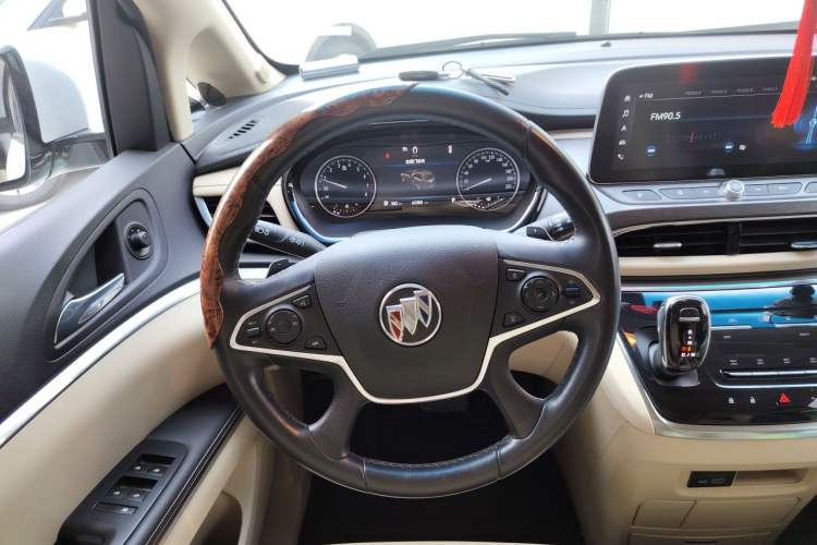 Used Buick GL8 2023 Land Executive Class 652T Luxury Model Steering Wheel