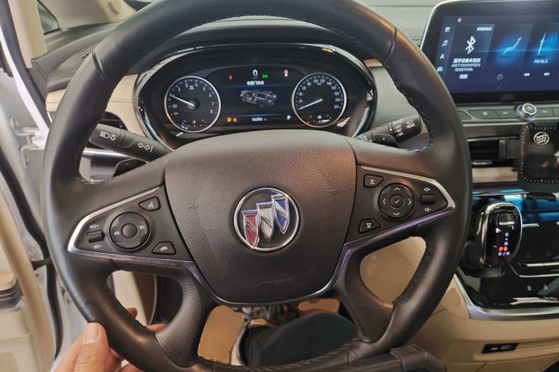 Used Buick GL8 2023 Facelifted Land Cruiser Executive Luxury Version Steering Wheel