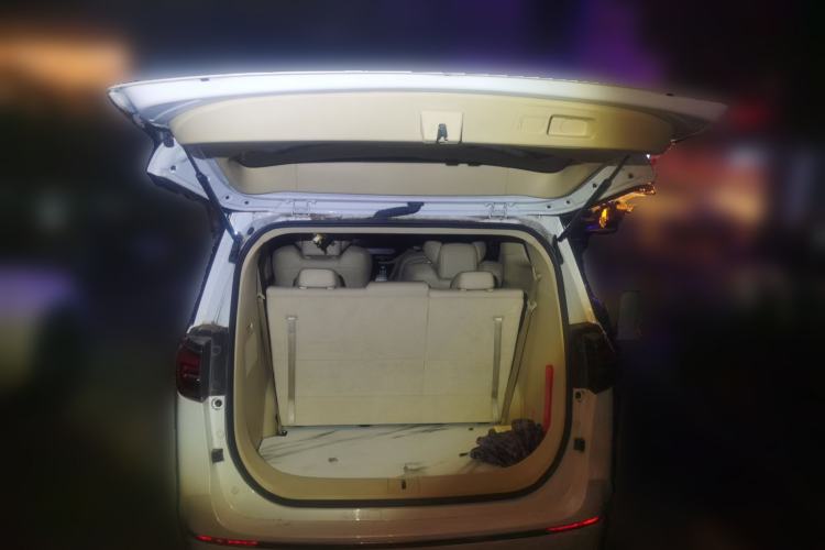 Used Buick GL8 2023 ES Lu Zun Deluxe Model Trunk