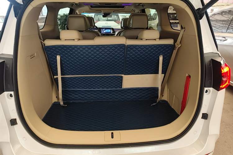 Used Buick GL8 2023 ES Lu Zun Luxury Edition and Yue Version Trunk