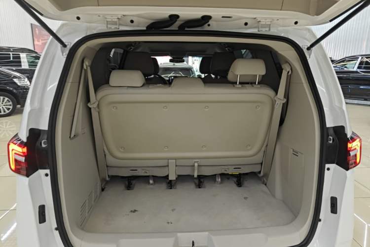 Used Buick GL8 2023 Land Executive Class Smart Enjoyment Model Trunk