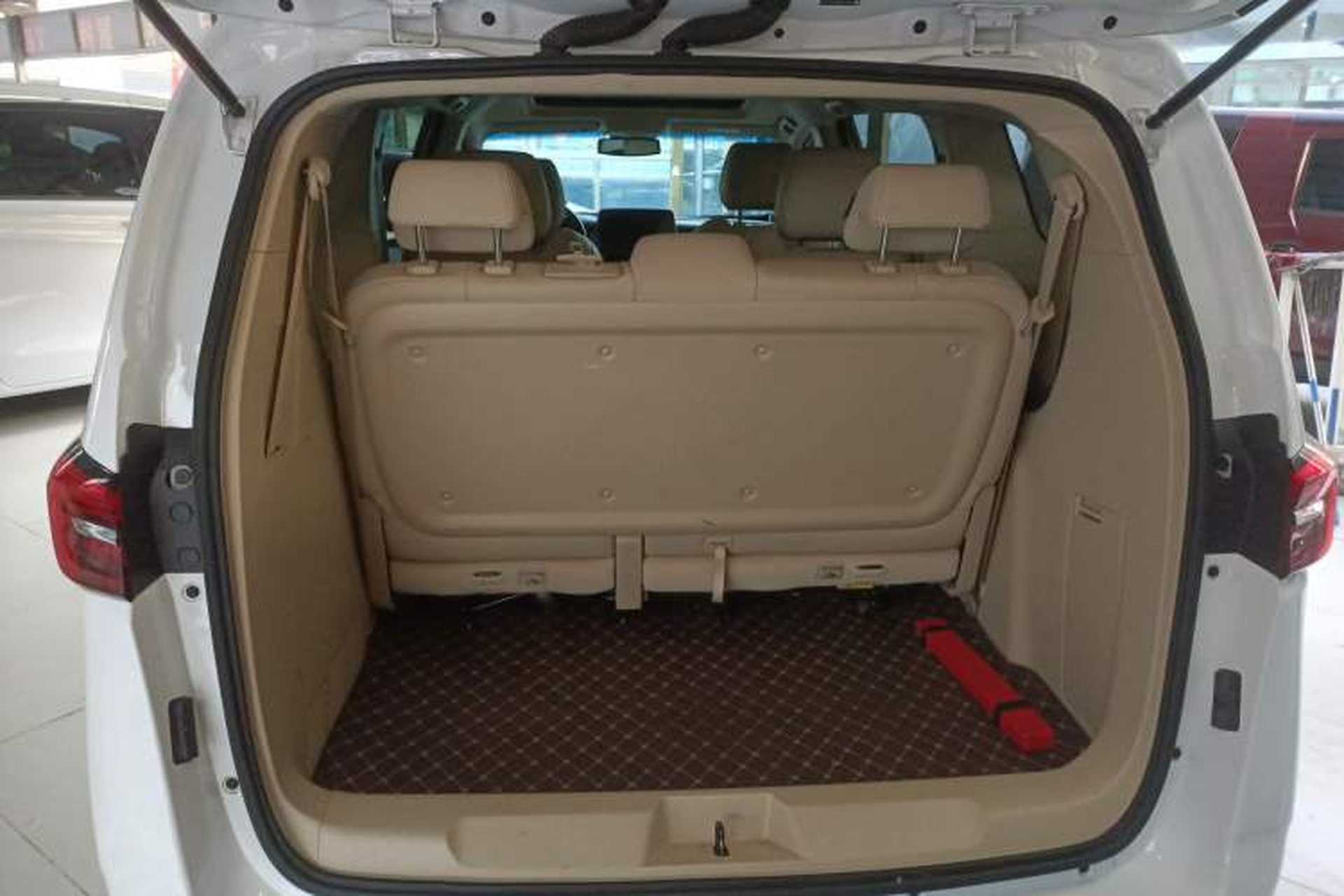 Used Buick GL8 2023 Facelifted Land Cruiser Executive Luxury Version Trunk