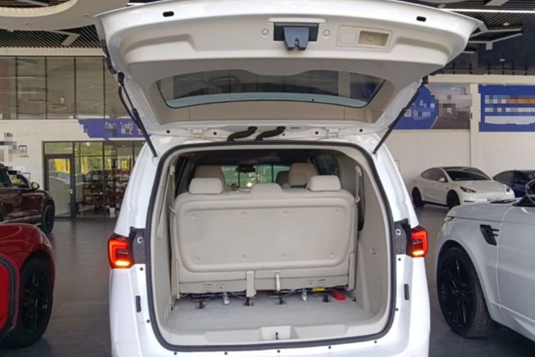 Used Buick GL8 2023 Land Executive Class Comfort Model Trunk