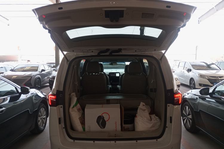 Used Buick GL8 2023 Land Executive Class Smart Enjoyment Model Trunk