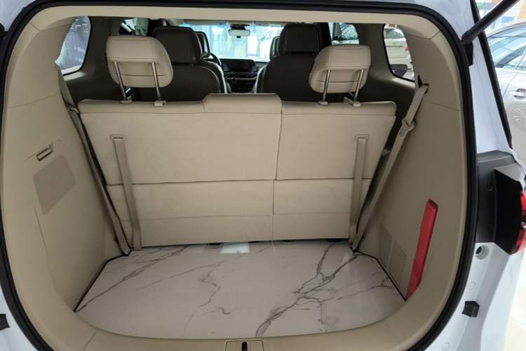Used Buick GL8 2023 ES Lu Zun Deluxe Model Trunk