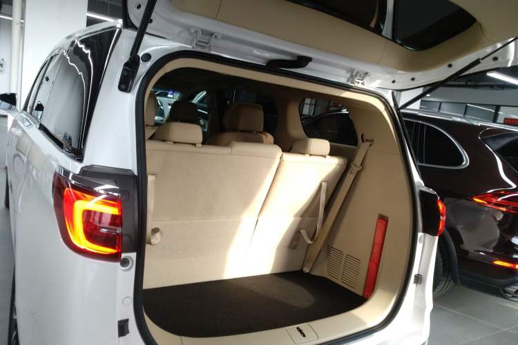 Used Buick GL8 2023 ES Lu Zun Deluxe Model Trunk