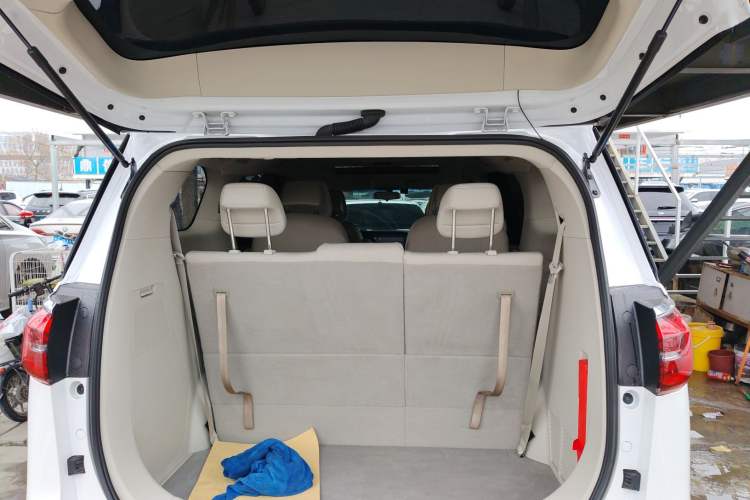 Used Buick GL8 2023 ES Lu Zun Comfort Model Trunk