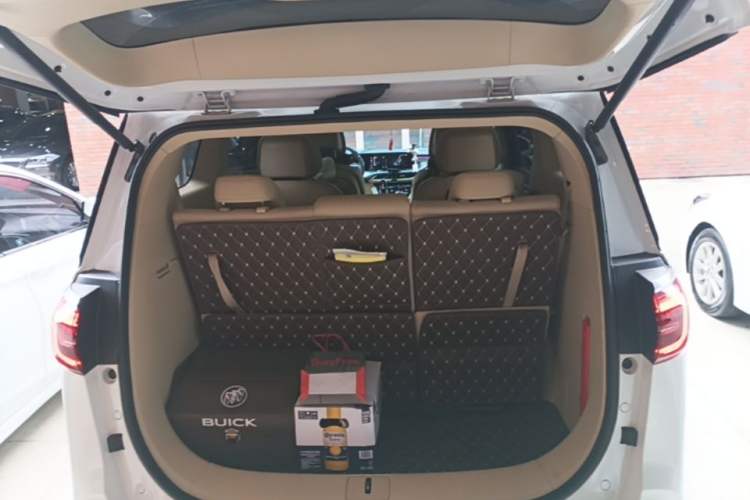 Used Buick GL8 2023 ES Lu Zun Deluxe Model Trunk