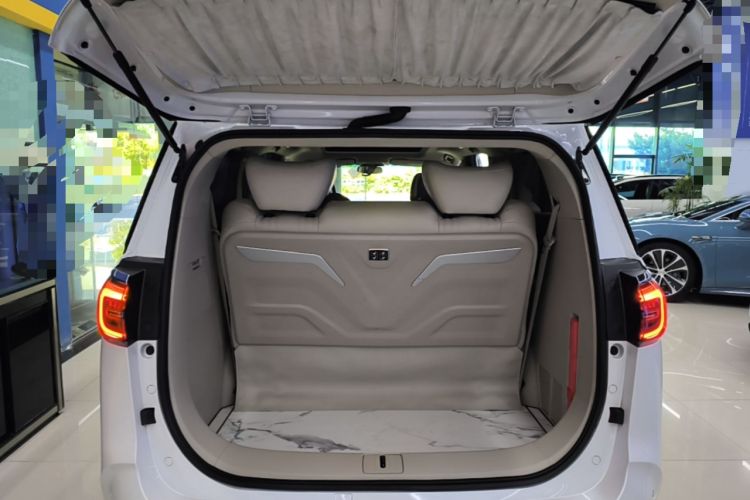 Used Buick GL8 2023 ES Lu Zun Comfort Model Trunk