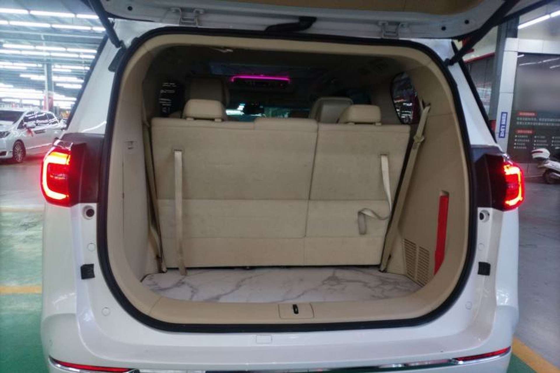 Used Buick GL8 2023 ES Lu Zun Deluxe Model Trunk