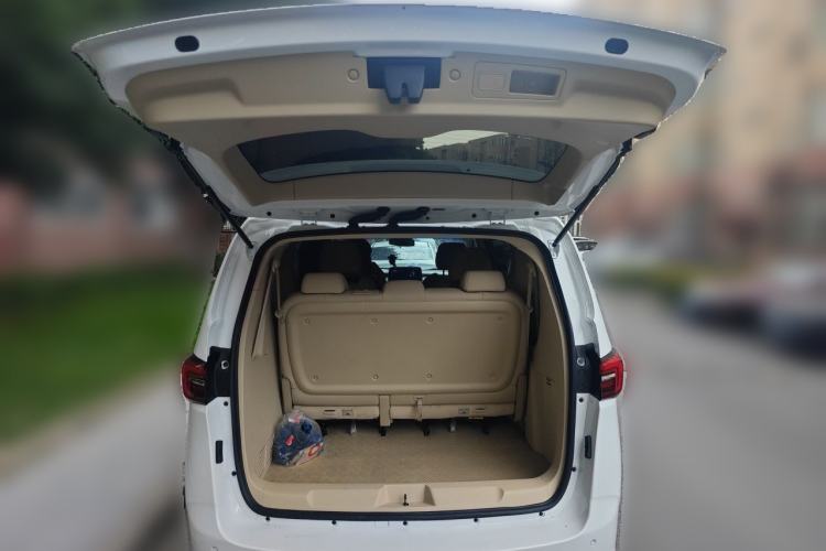 Used Buick GL8 2023 Facelifted Land Cruiser Executive Luxury Version Trunk
