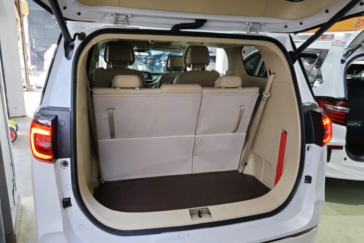 Used Buick GL8 2023 ES Lu Zun Deluxe Model Trunk