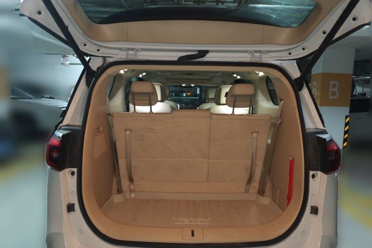 Used Buick GL8 2023 ES Lu Zun Luxury Edition and Yue Version Trunk