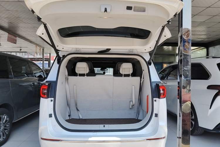 Used Buick GL8 2023 ES Lu Zun Deluxe and Yue Edition Trunk