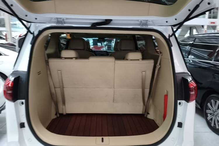 Used Buick GL8 2023 ES Lu Zun Deluxe Model Trunk