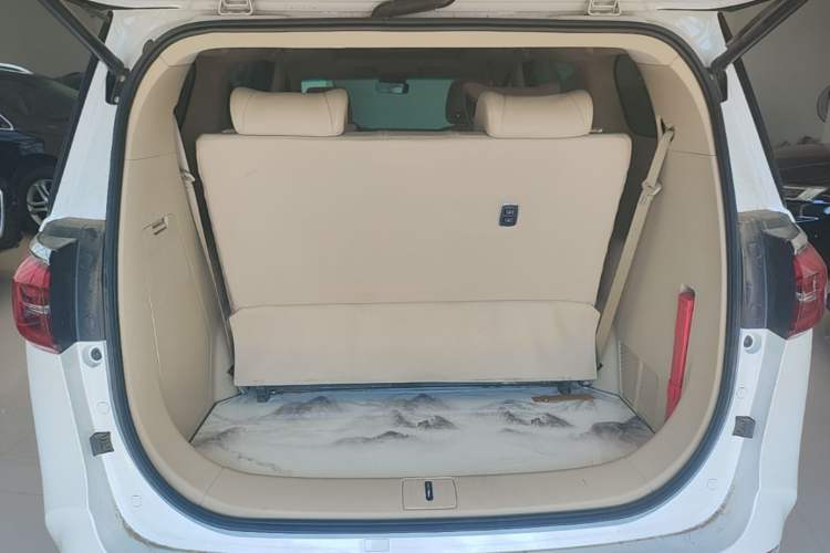 Used Buick GL8 2023 ES Lu Zun Deluxe Model Trunk