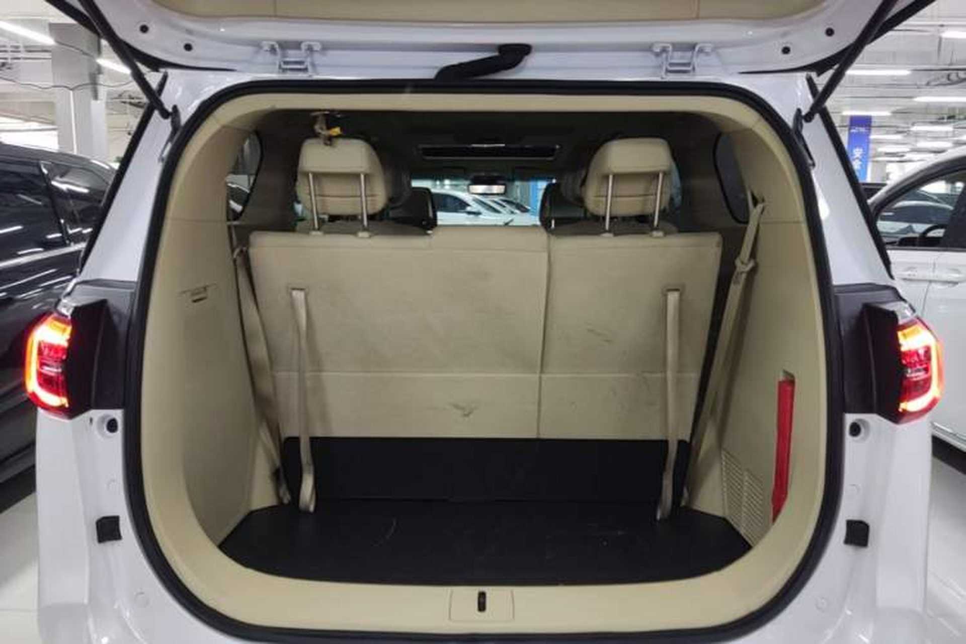 Used Buick GL8 2023 ES Lu Zun Deluxe Model Trunk