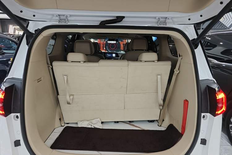 Used Buick GL8 2023 ES Lu Zun Luxury Model Trunk