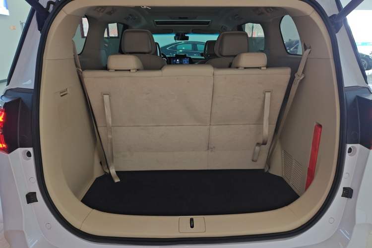 Used Buick GL8 2023 ES Lu Zun Deluxe Model Trunk