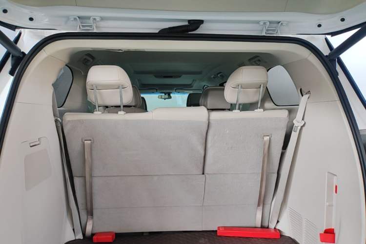 Used Buick GL8 2023 ES Lu Zun Comfort Model Trunk