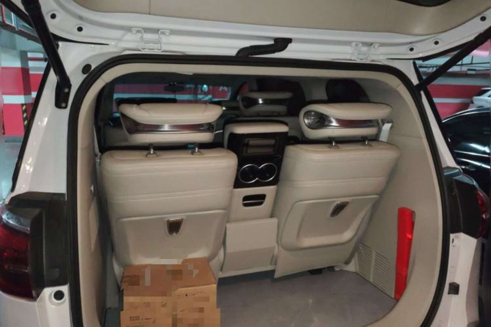 Used Buick GL8 2023 ES Lu Zun Comfort Model Trunk