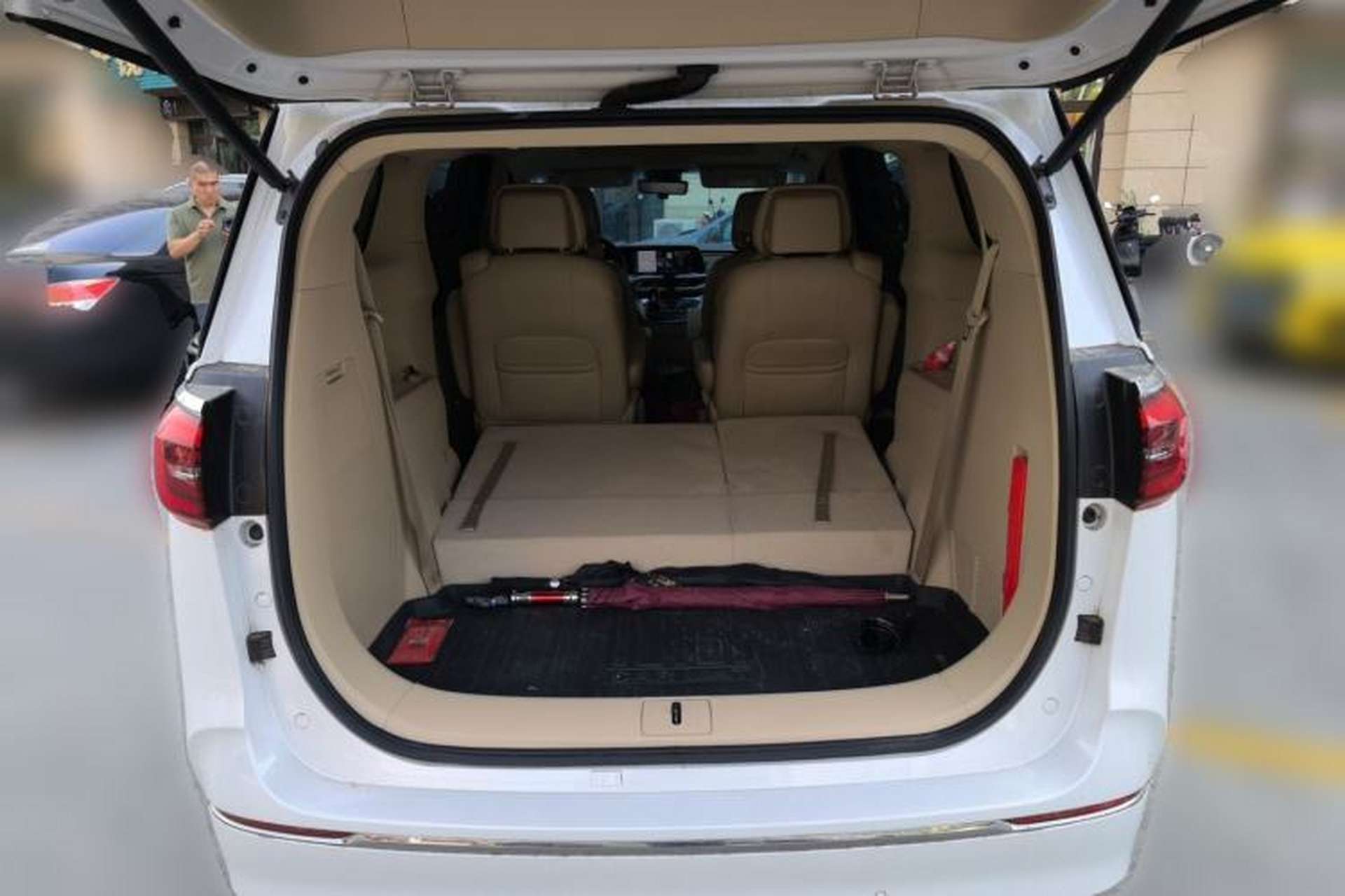 Used Buick GL8 2023 ES Lu Zun Deluxe Model Trunk