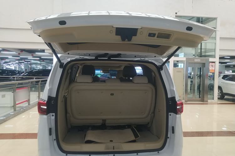 Used Buick GL8 2023 Facelifted Land Cruiser Executive Luxury Version Trunk