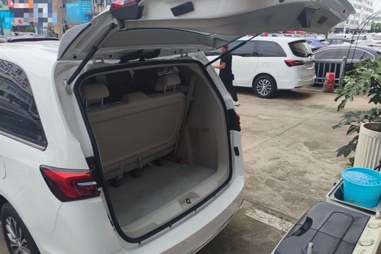 Used Buick GL8 2023 Land Executive Class Comfort Model Trunk
