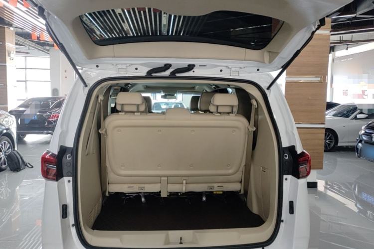 Used Buick GL8 2023 Facelifted Land Cruiser Executive Luxury Version Trunk