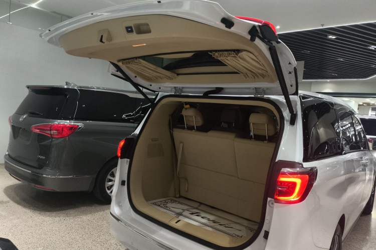 Used Buick GL8 2023 ES Lu Zun Deluxe Model Trunk